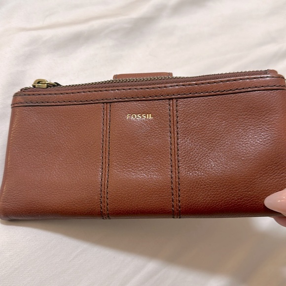 FOSSIL COWHIDE LEATHER WALLET COGNAC COLOR - Picture 2 of 6